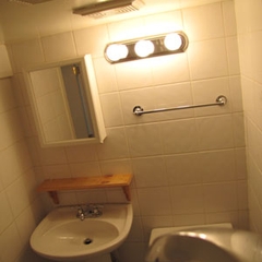 batthroom-before-1